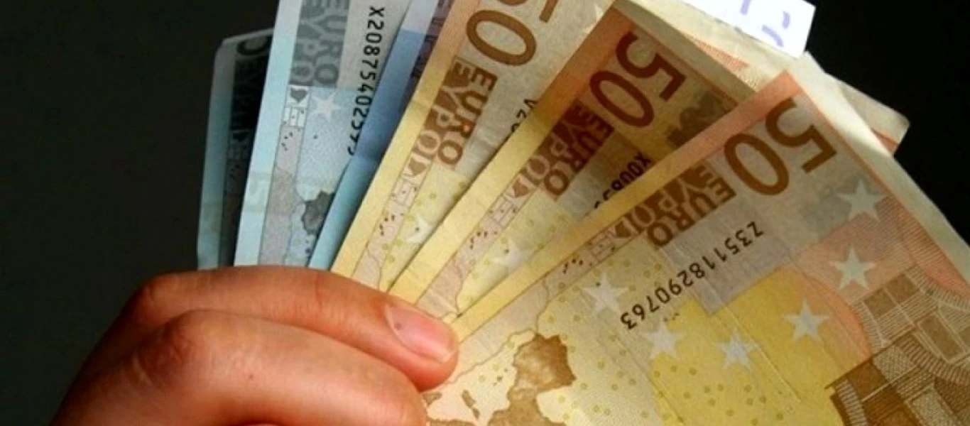 Επίδομα 800 ευρώ: Ποιες είναι οι προθεσμίες - Tι πρέπει να κάνουν μισθωτοί και εργοδότες